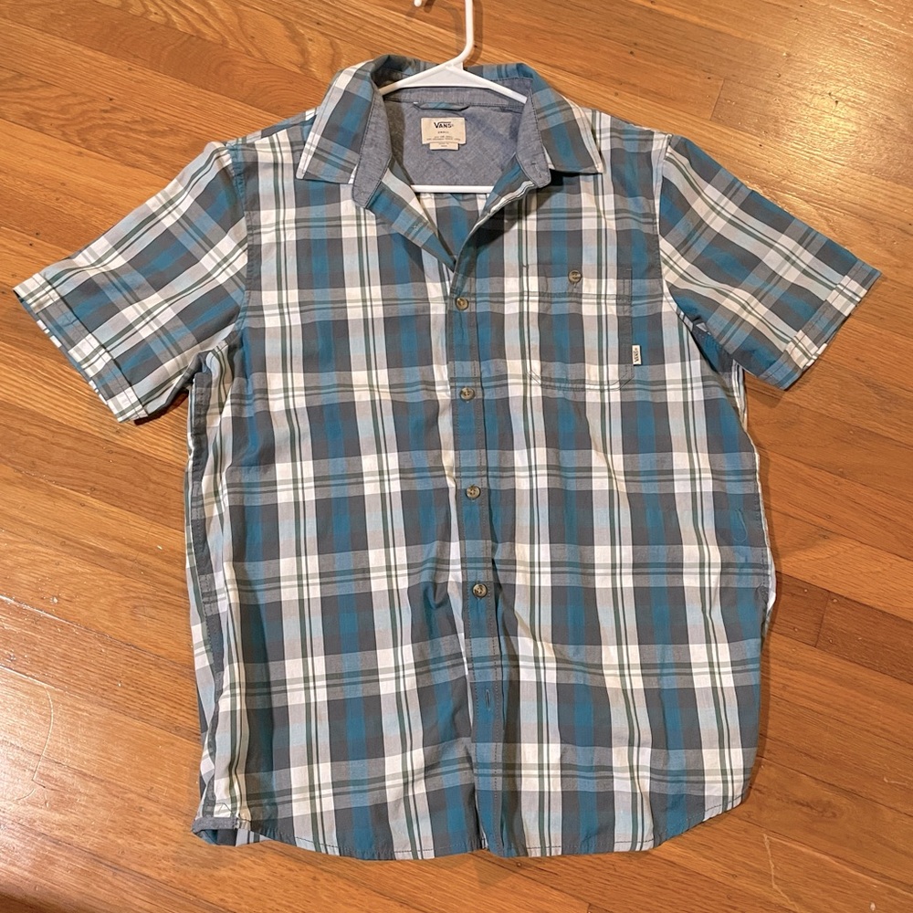 Men’s short sleeve plaid button down